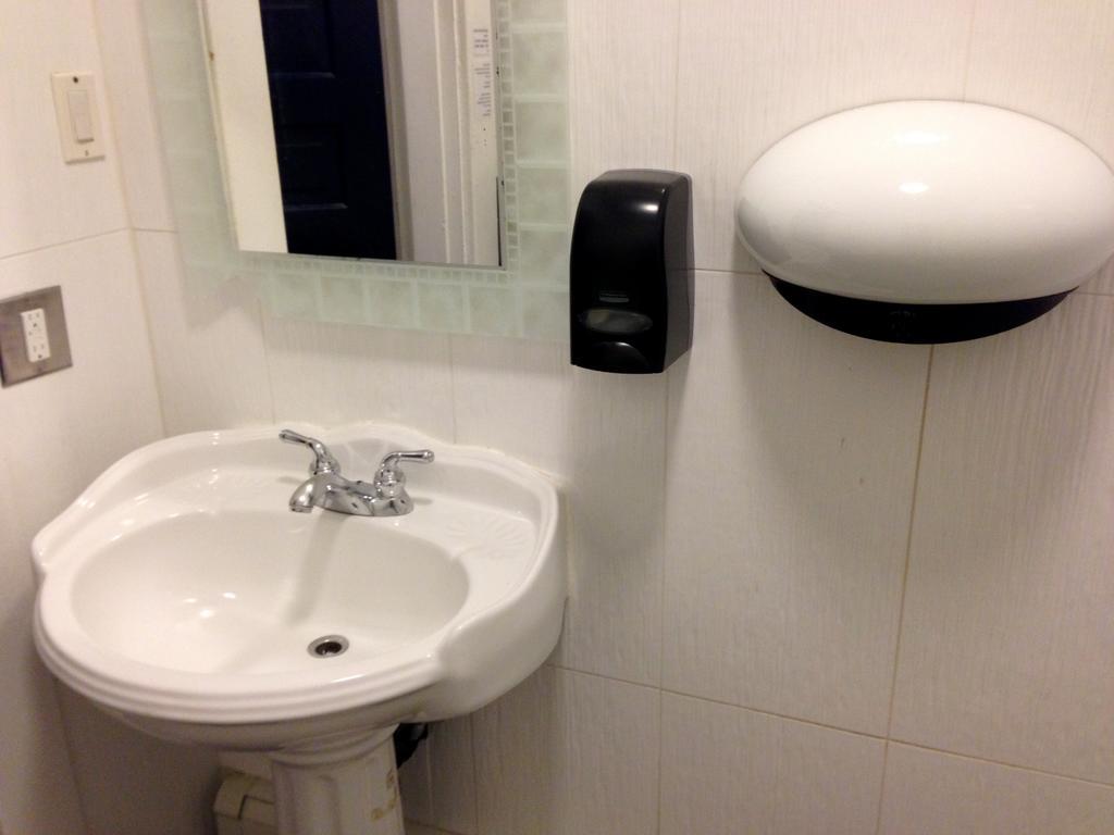 Hotel Ambassador Vancouver Pokój zdjęcie